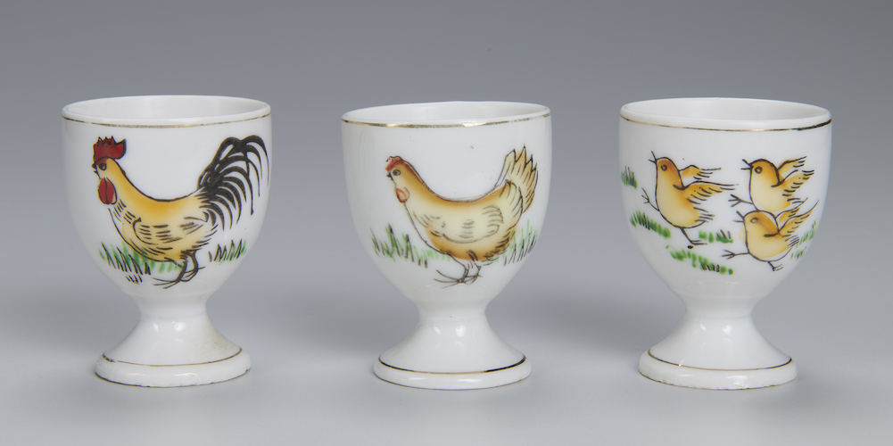 《鶏文エッグスタンド》